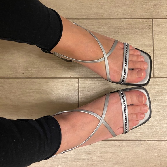 Pegabo strappy block heel sandals in sz 6.5 / sz 7 - Picture 5 of 5